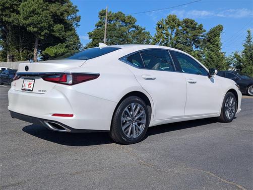 2023 Lexus ES 350 Base