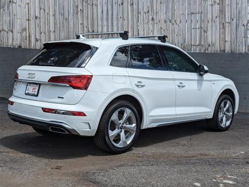 2022 Audi Q5 45 S line Premium Plus