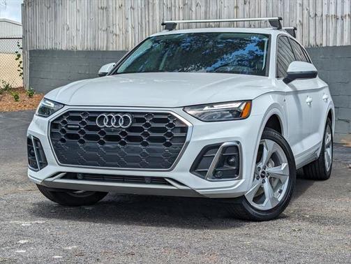 2022 Audi Q5 45 S line Premium Plus