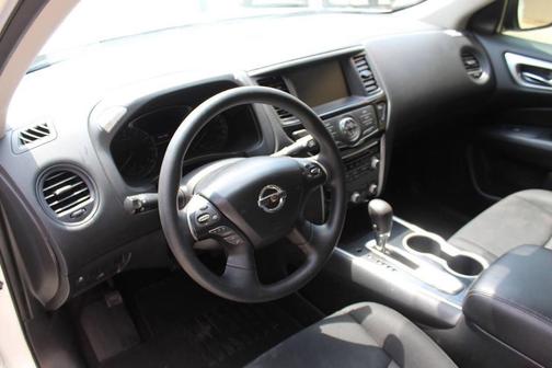 2019 Nissan Pathfinder S