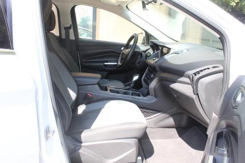 White 2019 Ford Escape SE