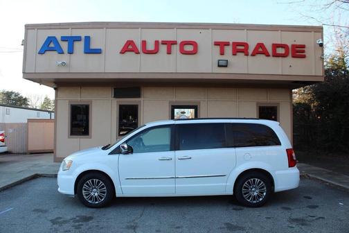 2014 Chrysler Town & Country Touring-L