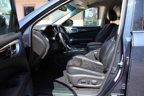 2016 Nissan Pathfinder SL