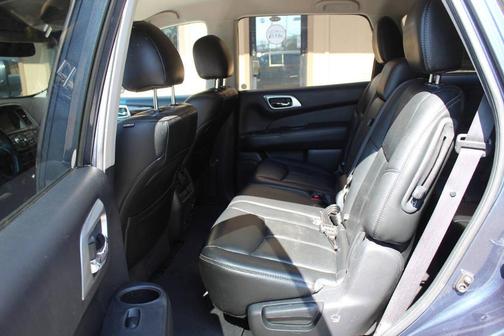 2016 Nissan Pathfinder SL