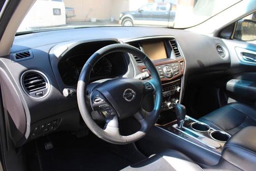 2016 Nissan Pathfinder SL