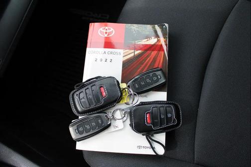 Wind Chill Pearl 2022 Toyota Corolla Cross LE