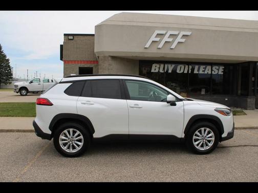 Wind Chill Pearl 2022 Toyota Corolla Cross LE