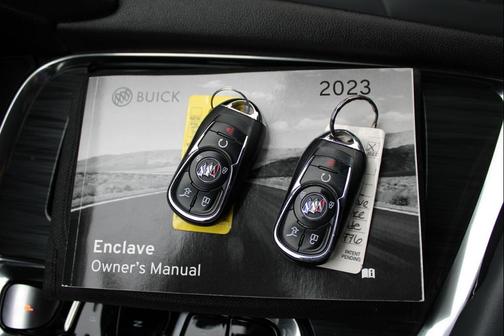 2023 Buick Enclave Essence AWD