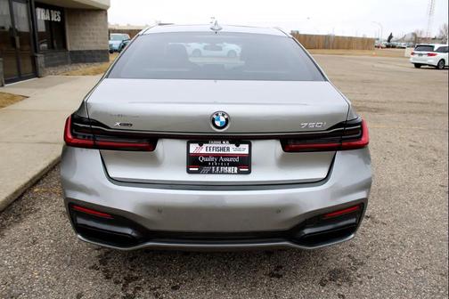2022 BMW 750 i xDrive