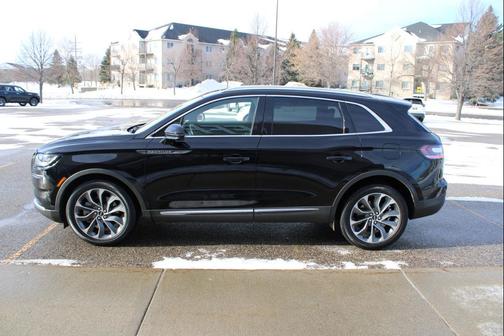 2022 Lincoln Nautilus Reserve AWD