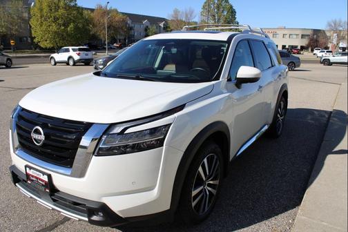 2024 Nissan Pathfinder Platinum 4WD