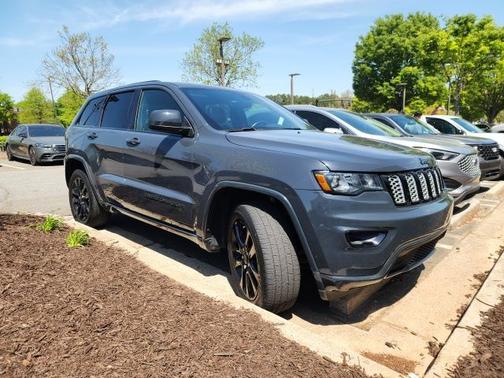 2017 Jeep Grand Cherokee LAREDO
