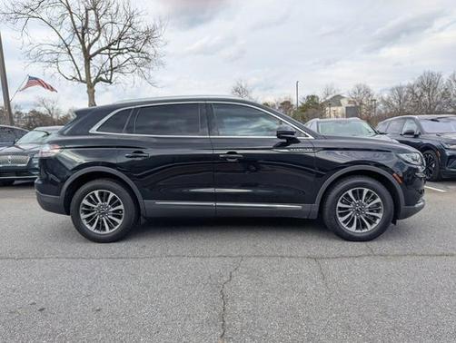 2022 Lincoln Nautilus STANDARD