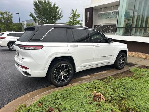 2022 Jeep Grand Cherokee SUMMIT