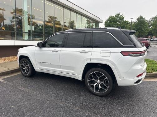 2022 Jeep Grand Cherokee SUMMIT