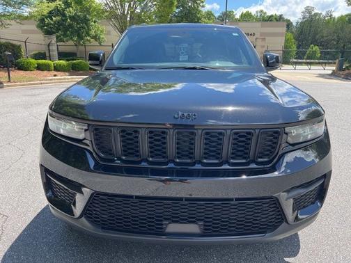 2024 Jeep Grand Cherokee LAREDO