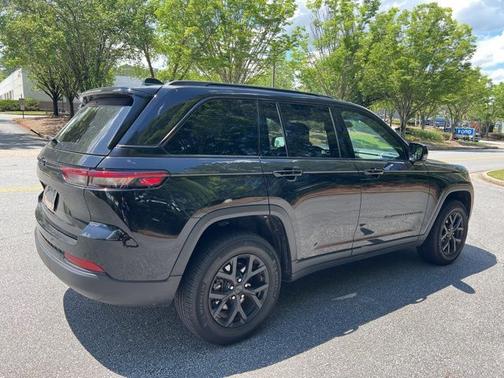 2024 Jeep Grand Cherokee LAREDO