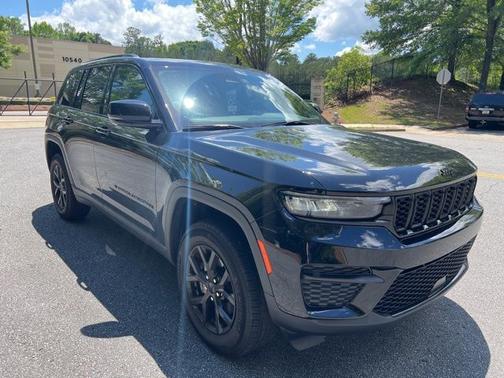 2024 Jeep Grand Cherokee LAREDO