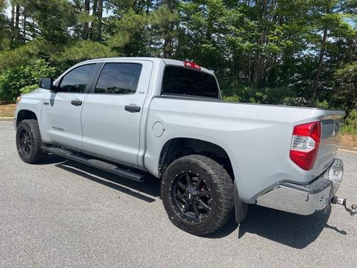 2018 Toyota Tundra SR5