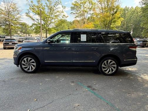 2023 Lincoln Navigator L RESERVE