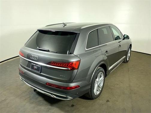 2021 Audi Q7 45 Premium
