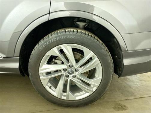 2021 Audi Q7 45 Premium