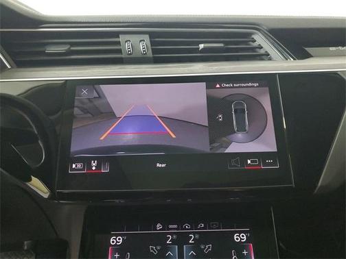 2021 Audi e-tron Premium