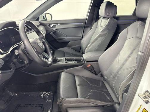 Glacier White Metallic 2022 Audi Q3 45 S line Premium