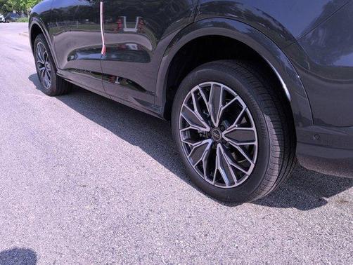 2025 Audi Q5 2.0T quattro Premium
