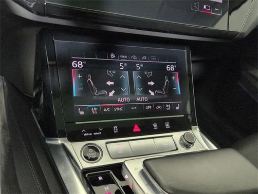 2021 Audi e-tron Premium Plus