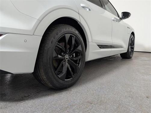 2021 Audi e-tron Premium Plus