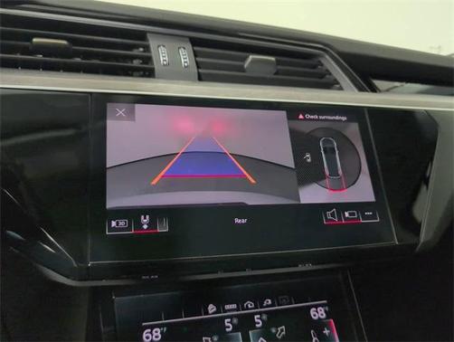 2021 Audi e-tron Premium Plus
