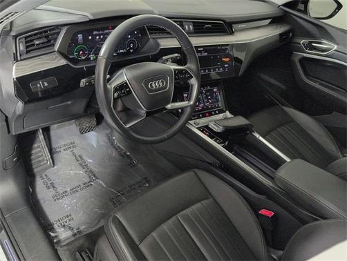 2021 Audi e-tron Premium Plus