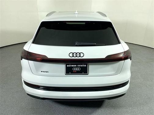 2022 Audi e-tron Premium Plus