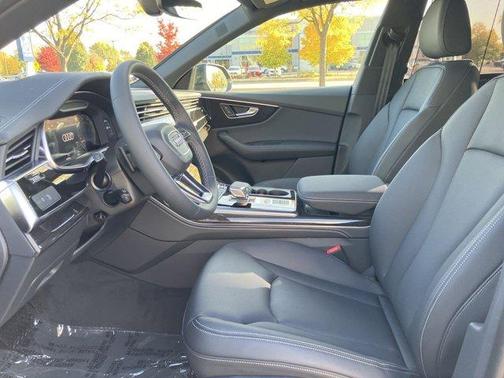 2025 Audi Q8 Premium Plus