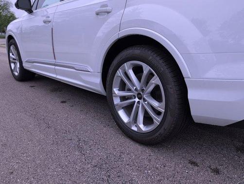 2025 Audi Q7 55 Prestige