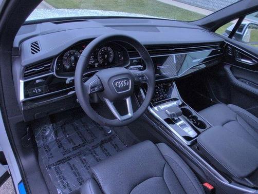 2025 Audi Q7 55 Prestige