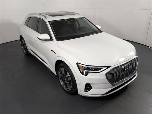 2021 Audi e-tron Premium Plus