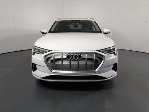 2021 Audi e-tron Premium Plus