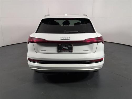 2021 Audi e-tron Premium Plus