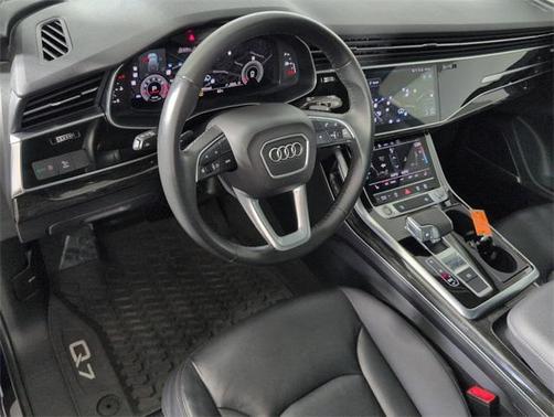 2022 Audi Q7 55 Premium Plus