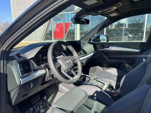 2025 Audi Q5 45 S line quattro Premium