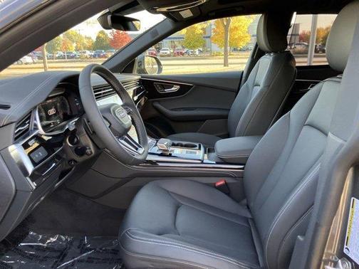 2025 Audi Q8 Premium Plus