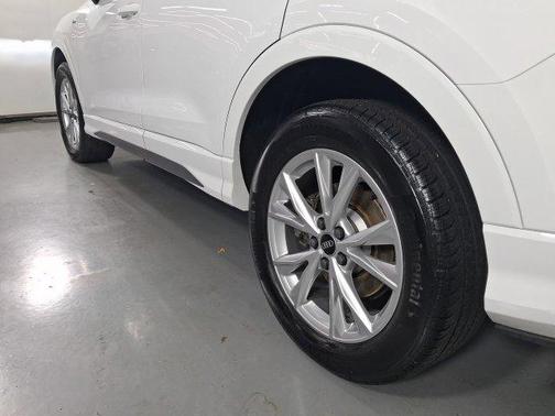 Arkona White 2025 Audi Q3 45 S line Premium