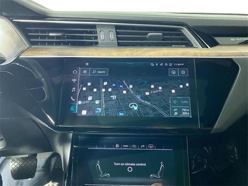 2022 Audi e-tron Premium Plus