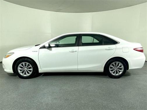 2015 Toyota Camry Hybrid 