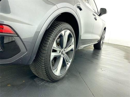 2022 Audi Q5 45 S line Premium Plus