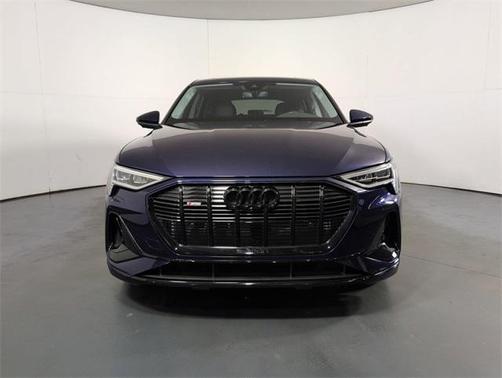 2022 Audi e-tron S line Premium