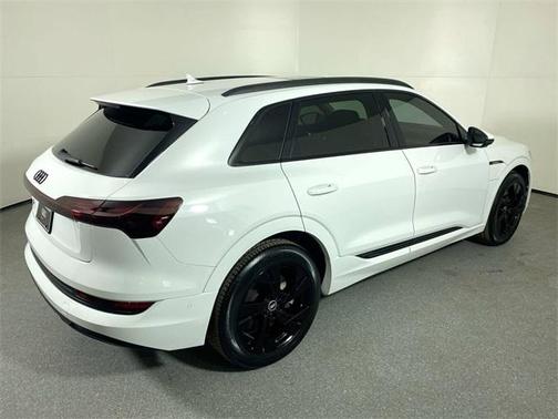 2022 Audi e-tron Premium