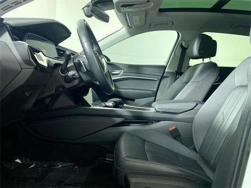 2022 Audi e-tron Premium
